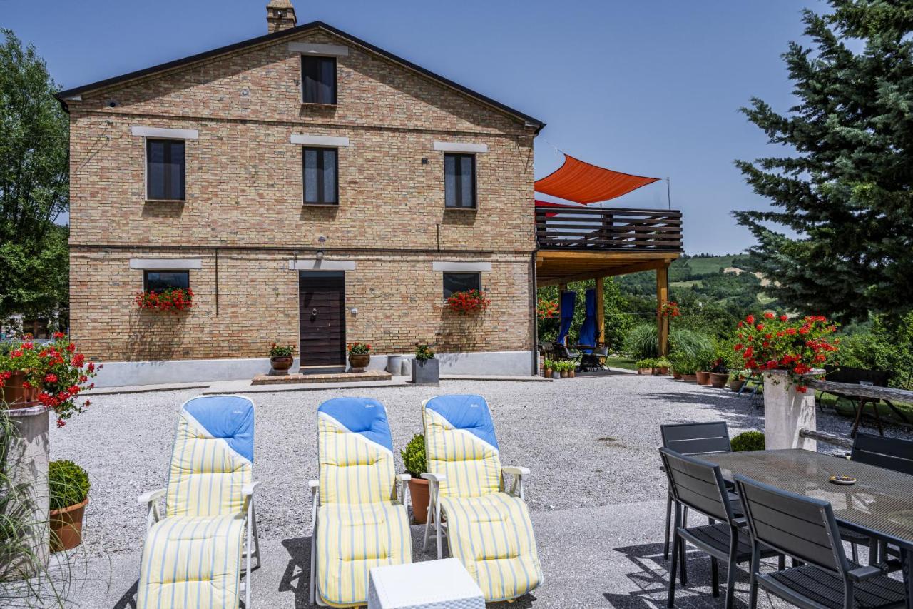 مبيت وإفطار Amandola Casa Friano المظهر الخارجي الصورة