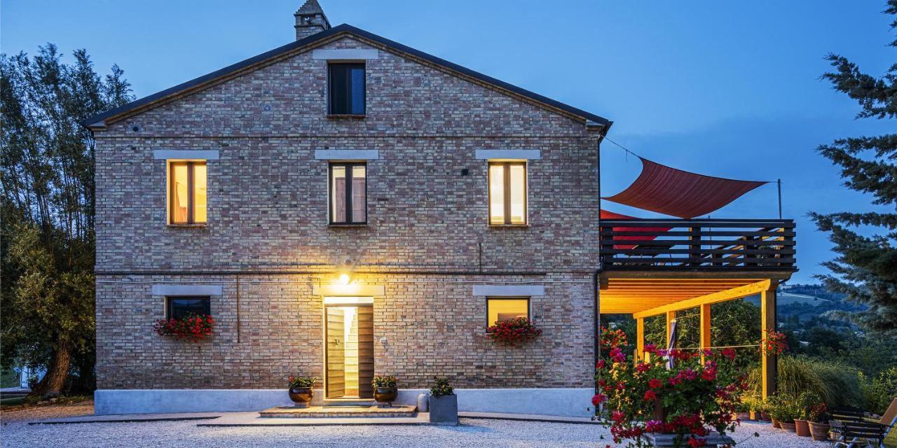 مبيت وإفطار Amandola Casa Friano المظهر الخارجي الصورة
