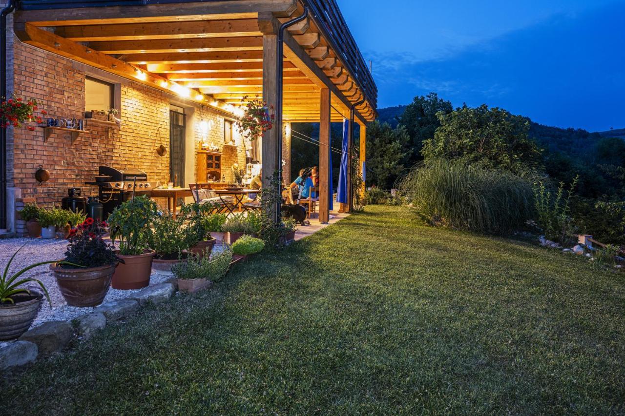 مبيت وإفطار Amandola Casa Friano المظهر الخارجي الصورة