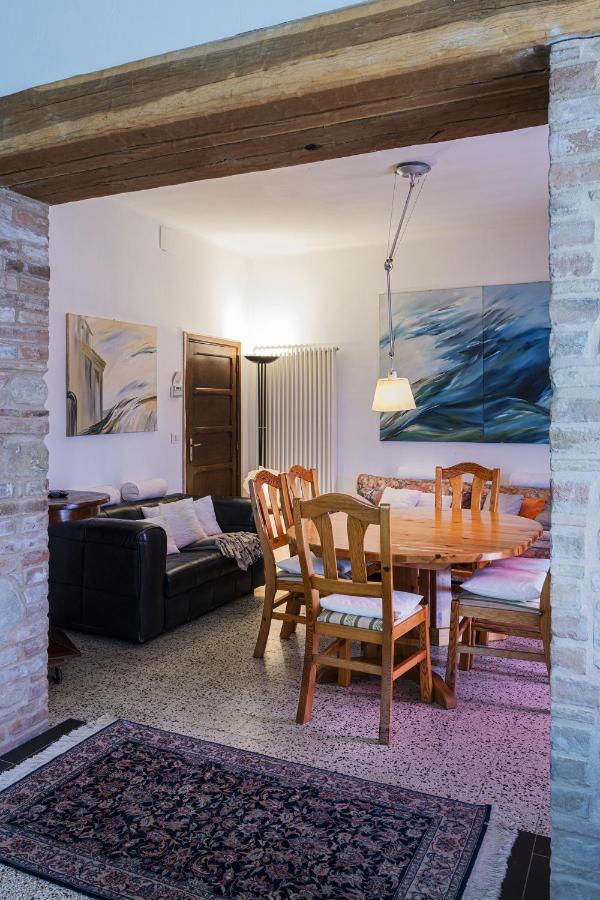 مبيت وإفطار Amandola Casa Friano المظهر الخارجي الصورة